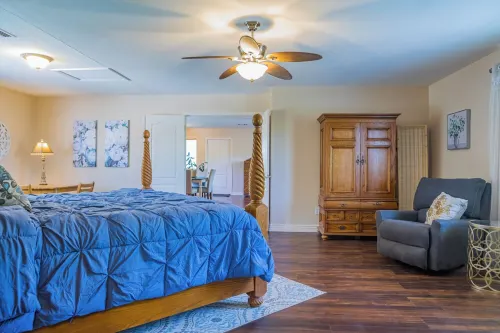 Second Story Suite w/ Balcony