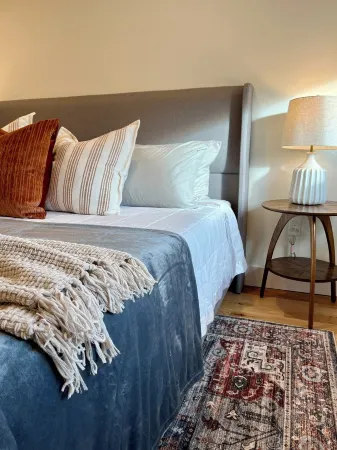 Charming 3-Bedroom Family Retreat, DOWNTOWN Shelburne Falls. Walk to Everything!