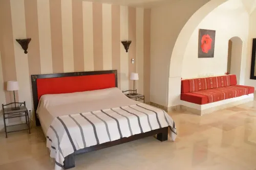 Dar Almassa is a Riad Paradisiac with its swimming pool and 60m² suites.