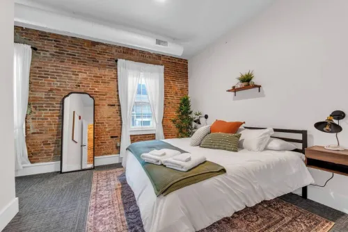 Edison Place: Premier Industrial Modern Downtown 1 BR Loft