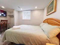 Cozy Rooms Near Subway