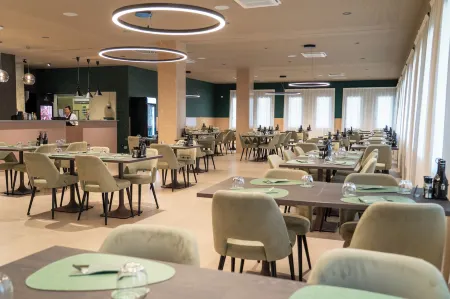 Hotel HDomus Отели в г. Моццекане