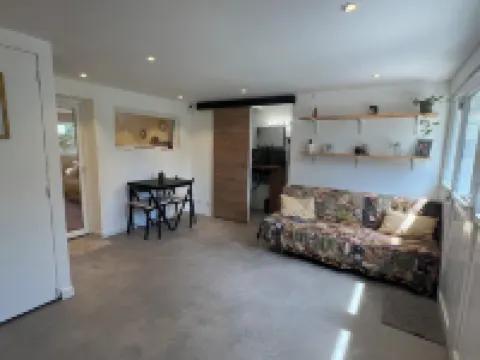 Independent studio with garden and jacuzzi