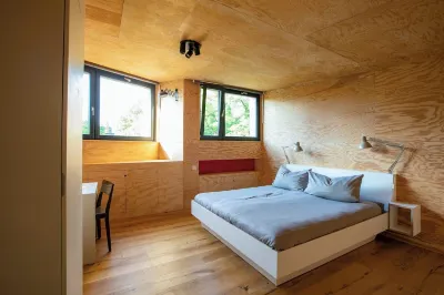 Große Wohnung mit Loggia Direkt im Naturschutzgebiet Hotels near El Dorado Templin