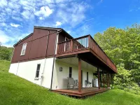 Charming 3-bedroom house in the Catskills. Pet friendly with fantastic views
