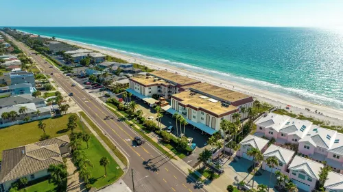 Charming Beachfront 2-bedroom condo on Belleair Beach