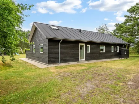 "Sunna" - 1.2km from the sea Отели в г. Bindslev