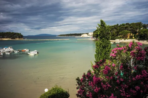 2-bedroom apartment beachfront with perfect sea view delightful Padova II Hotels in Općina Rab