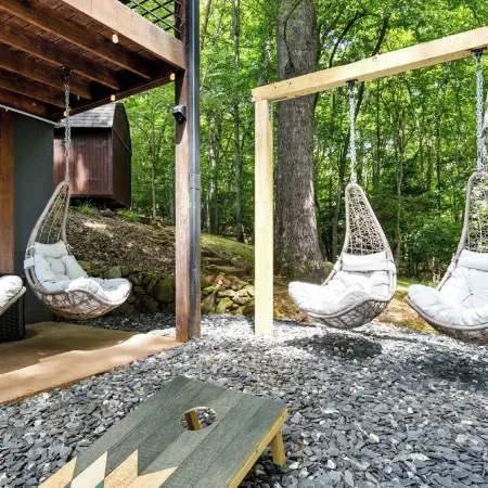 Dog Friendly Cabin w/ Amenities Galore! Frisbee Golf - Gym - Ping Pong - Creek