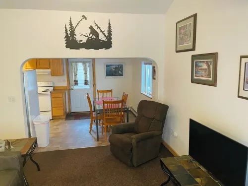 3-bedroom apartment in welcoming Kodiak with wifi. Hotel di Kodiak Island