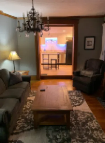 Charming 3-bedroom house in lovely downtown Madison.