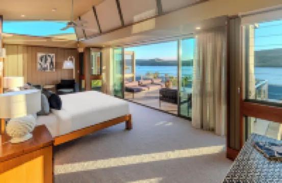 Yacht Club Villa 33-Serenity-Ocean Views with Golf Buggy