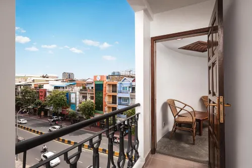 Pacific Hotel Các khách sạn ở Phnom Penh