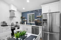Charming 2-bedroom house in lovely Lodi with WiFi, AC - 2-Star