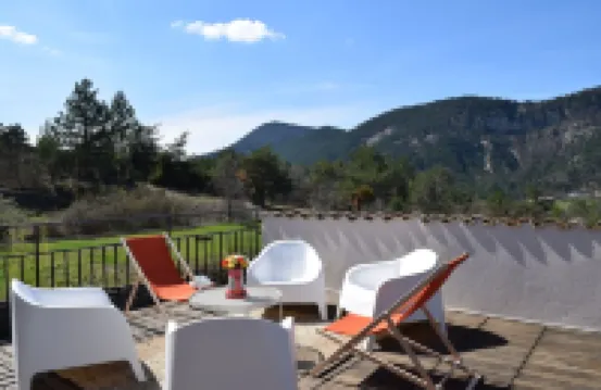 Beautiful Mas with Private Spa and Swimming Pool, in the Heart of Nature in Drôme Provençale