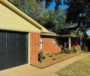 The Foster Branch House- Charming 3-BR house in Van Buren, near I-40 & Ft. Smith