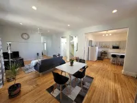 Stylish and gorgeous, and centrally located apartment Hotels in Region of Queens