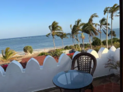 Stunning 5 Bedrooms Villa Directly On The Beach