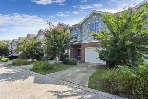 3-bedroom condo in charming Fort Walton Beach with WiFi, AC Hotels in Ocean City