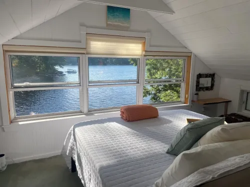 3-story waterfront haven w/ unparalleled views, Hotspring spa, watch our video! Hotels in Gray