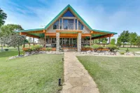 Hornersville Vacation Rental w/ Private Pond! - parking