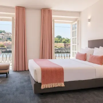 Miragaia Riverside Suites. Отели рядом с достопримечательностью «Мирагайя»