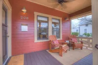 Charming Craftsman Home!-2 Blks from Main St!