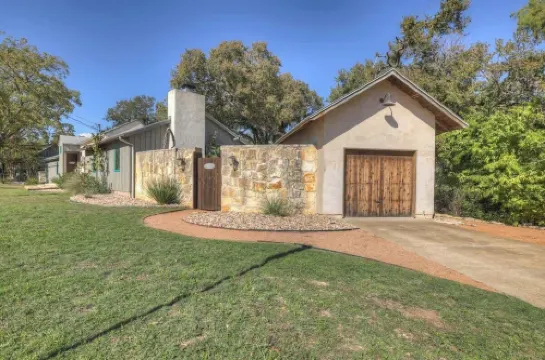 406 Lodge-A: Hot-Tub & 2 Blks to Main St.