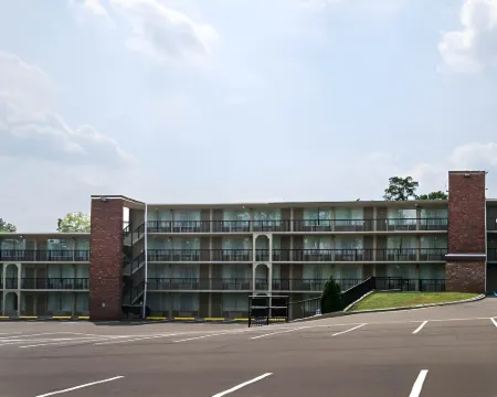 นิวโฮป อินน์แอนด์สวีทส์ โรงแรมในBucks County