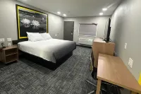 슈퍼 8 바이 윈덤 러벅 공항  호텔