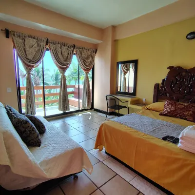 Hotel Marbella Playa Larga - Bãi biển