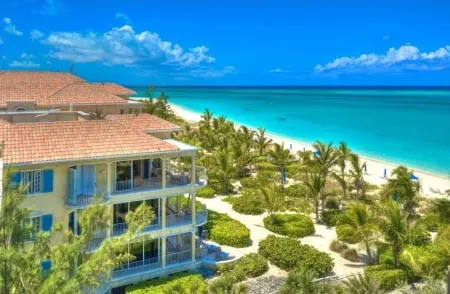 Villa 105 I 2 BR Beachfront Luxury 2 Bed Condo At Villa Renaissance Отели рядом с достопримечательностью «Turks and Caicos Map Mural»