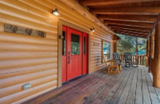 Log cabin with game room by skiing & lake