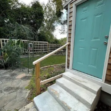 Cheerful 2-bedroom Edenton bungalow getaway