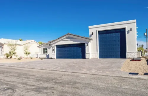 Gorgeous Lake House with a RV/Boat Air-Conditioned Garage