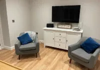 Relax in our village located Old Bakery Cottage Hotel a Arun District