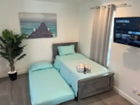 Gorgeous 2 bedroom 2 bath Near SoFI サウス・ゲートのホテル