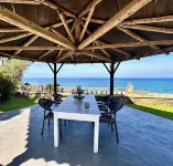 Genari Beach Apartments Hotel a Patronikoleika