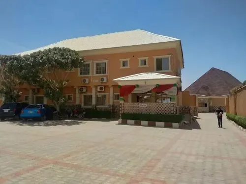 Monabliss Hotel & Suites