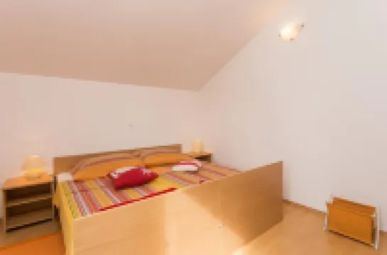 Apartments Villa Maslina - Two Bedroom Apartment with Terrace and Garden View