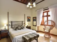 Villa in Gran Canaria with Private Pool & Tennis Hotels in Arucas