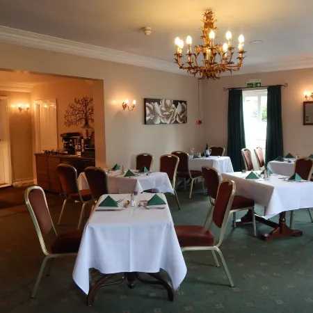 Falcon Hotel