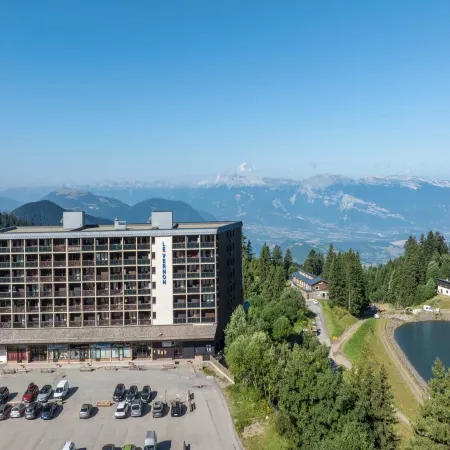 Valley-view apartment in Chamrousse