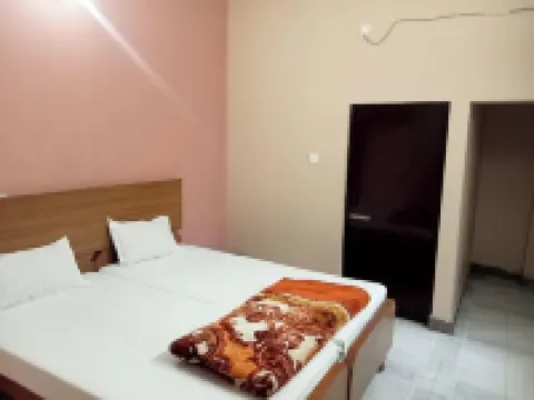 Sankatha Guest House Hotels near Manikarnika Ghat