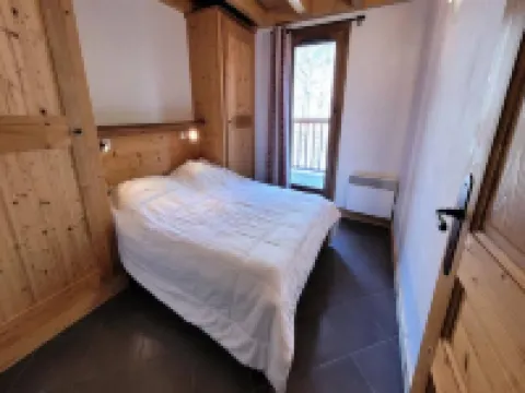 3 Rooms for 6 People