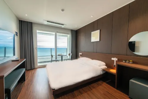 More than Sokcho beach hotel