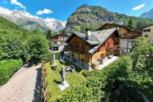 L'Abri des Amis Hotels in Courmayeur