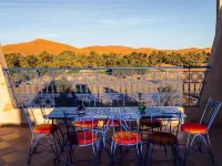 Riad les Jardins de Merzouga Hotels in Hassilabied