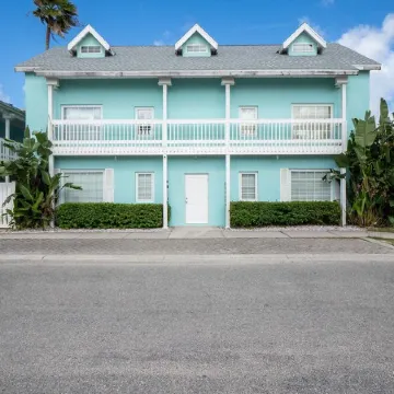 Tropical Hideaway in Downtown Flagler Beach