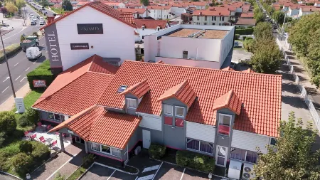 Hôtel le Kennedy, Clermont-Ferrand, the Originals Relais Отели рядом с достопримечательностью «Собор Нотр-Дам дю Пор»